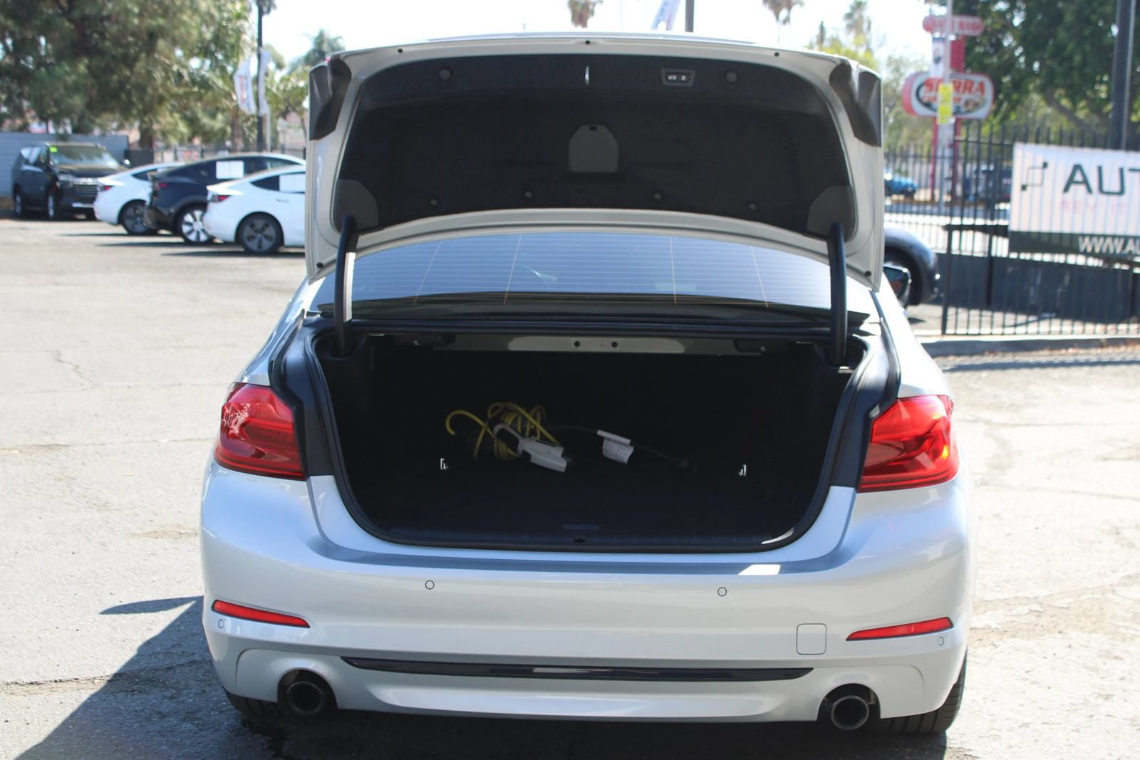 Used 2019 BMW 530e w/ Premium Package RWD image 35
