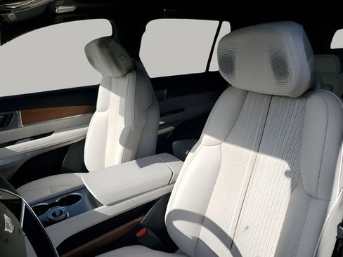 New 2026 Cadillac Vistiq Luxury AWD/4WD image 32