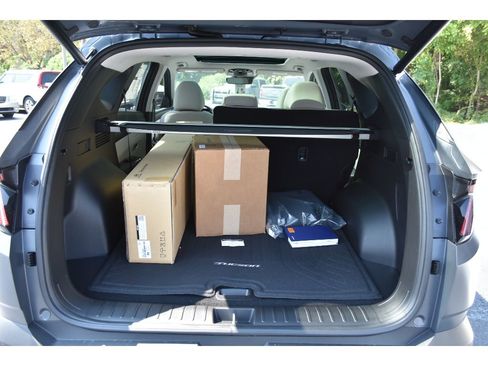 New 2025 Hyundai Tucson Limited image 14