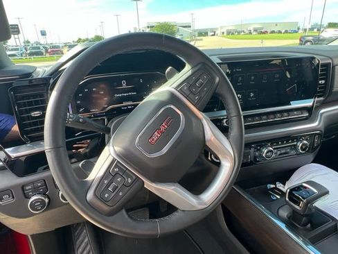 Used 2024 GMC Sierra 1500 SLT AWD/4WD image 9