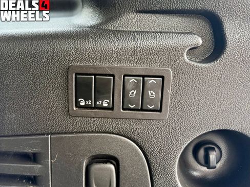 Used 2017 GMC Yukon XL Denali w/ Open Road Package AWD/4WD image 13