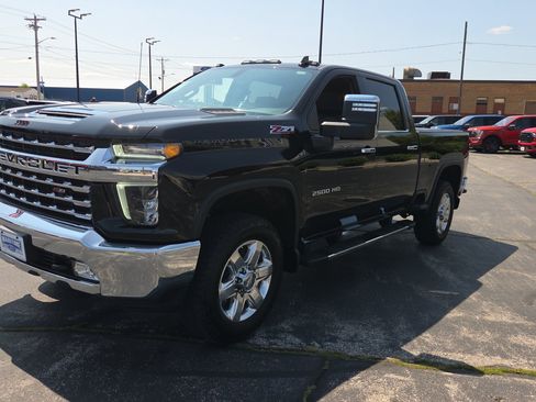 Used 2022 Chevrolet Silverado 2500 LTZ AWD/4WD image 3