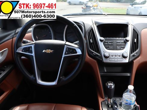 Used 2017 Chevrolet Equinox Premier w/ Enhanced Convenience Package AWD/4WD image 18