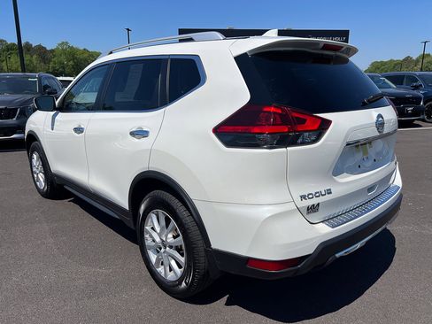 Used 2018 Nissan Rogue SV AWD/4WD image 3