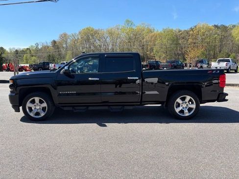 Used 2018 Chevrolet Silverado 1500 LT w/ All Star Edition AWD/4WD image 25