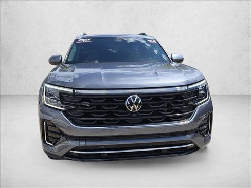 Used 2024 Volkswagen Atlas SEL Premium R-Line AWD/4WD image 2