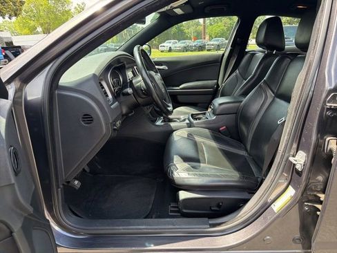 Used 2019 Dodge Charger SXT w/ Leather Interior Group RWD image 17