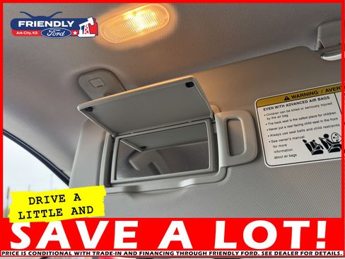 Used 2024 Mitsubishi Outlander SE image 39