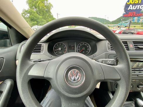 Used 2014 Volkswagen Jetta SE FWD image 17