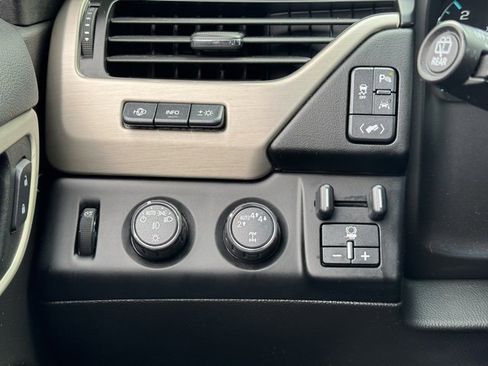 Used 2017 GMC Yukon Denali w/ Open Road Package image 26