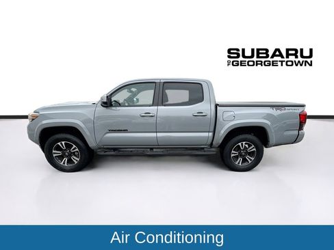 Used 2018 Toyota Tacoma TRD Sport w/ Technology Package RWD image 4