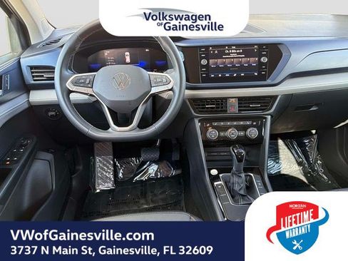 Used 2024 Volkswagen Taos SE FWD image 15