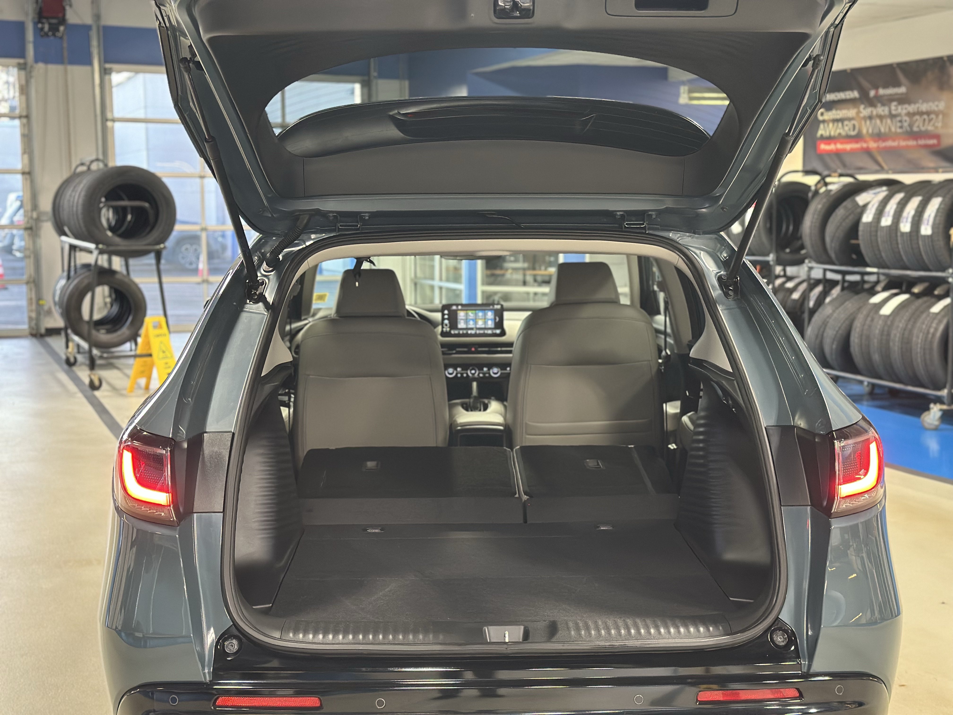 Used 2024 Honda HR-V EX-L image 6