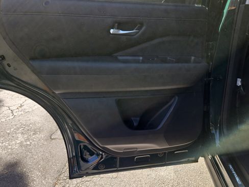 Certified 2023 Nissan Pathfinder SL w/ Lighting Package (N92) FWD image 10