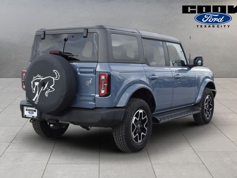 Used 2025 Ford Bronco Outer Banks AWD/4WD image 3