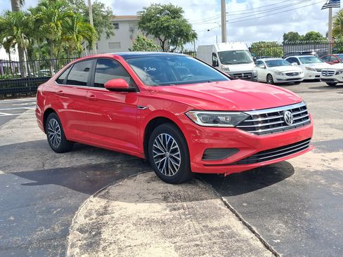 Used 2019 Volkswagen Jetta SEL w/ Cold Weather Package FWD image 4