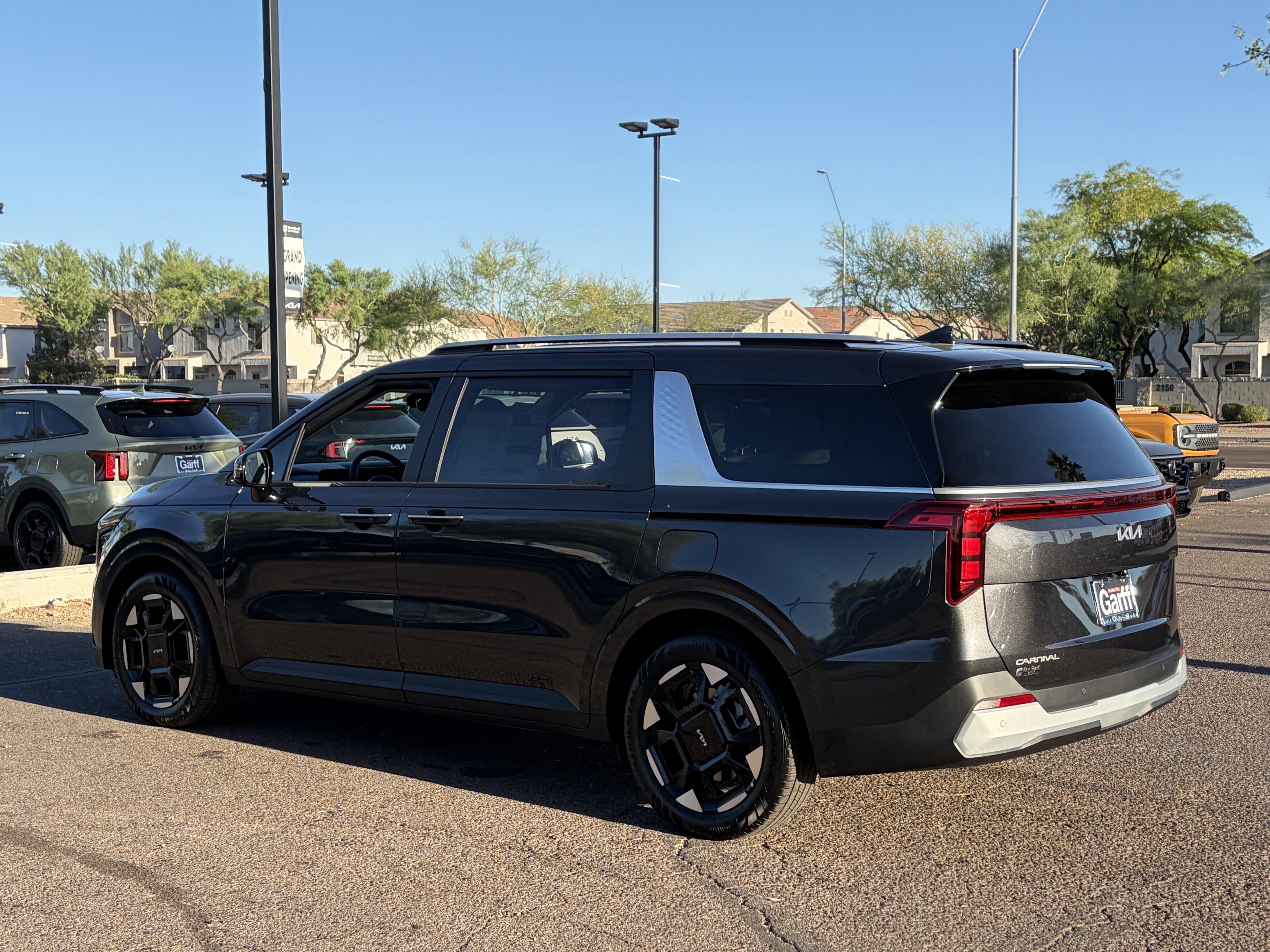 New 2026 Kia Carnival EX FWD image 3