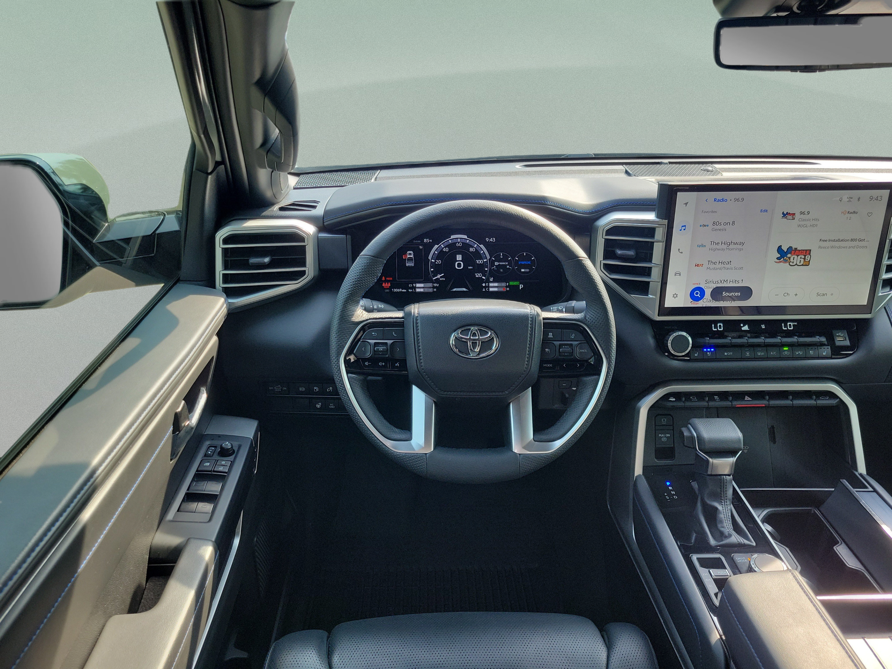 Used 2025 Toyota Tundra Platinum AWD/4WD image 21