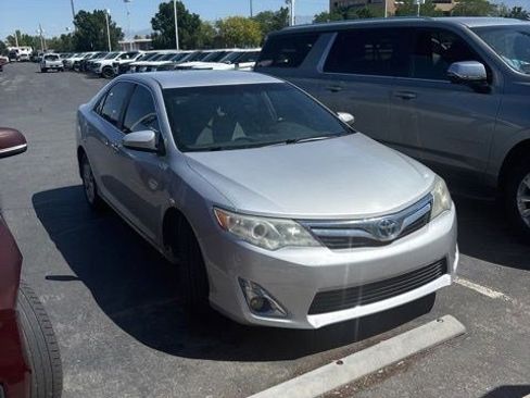 Used 2013 Toyota Camry XLE w/ Convenience Pkg FWD image 1