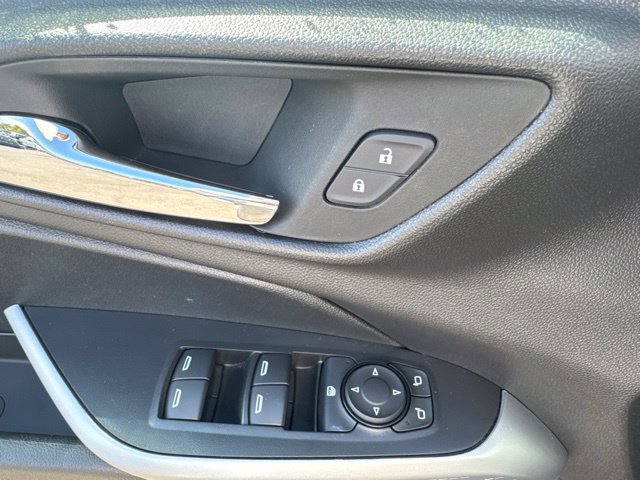 Used 2024 Chevrolet Trax LS w/ LS Convenience Package FWD image 9