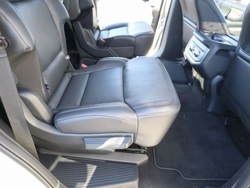 New 2025 Ford Expedition Platinum w/ Driver's Package image 16