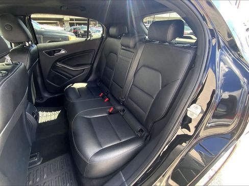 Used 2017 Mercedes-Benz GLA 250 image 29
