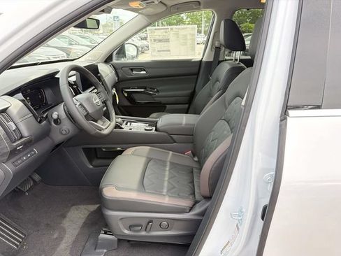 New 2026 Nissan Pathfinder Platinum AWD/4WD image 15