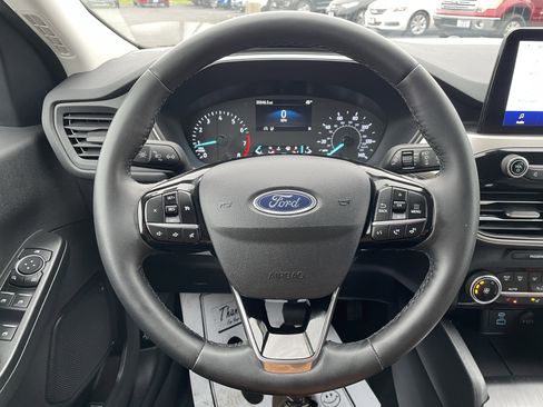 Used 2022 Ford Escape SE w/ Cold Weather Package image 16