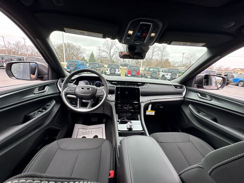 New 2026 Jeep Grand Cherokee Laredo X image 12