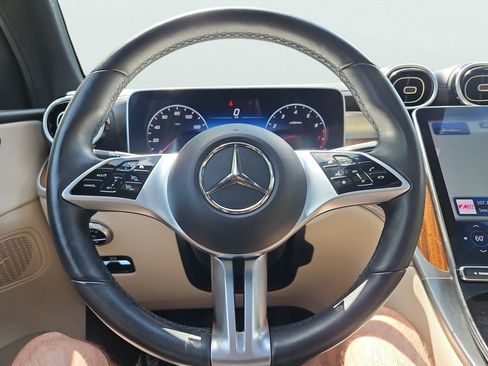 Used 2023 Mercedes-Benz GLC 300 4MATIC image 32