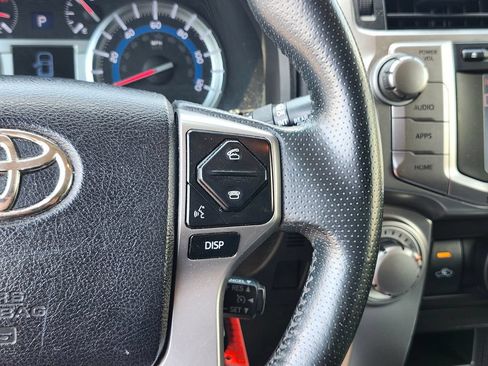 Used 2015 Toyota 4Runner SR5 AWD/4WD image 28