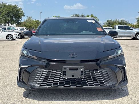 Used 2026 Toyota Camry SE w/ Convenience Package FWD image 2