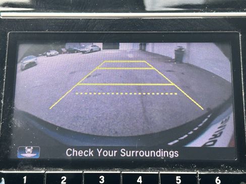 Used 2017 Honda CR-V LX image 9