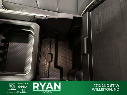 New 2026 RAM 2500 Laramie AWD/4WD image 41