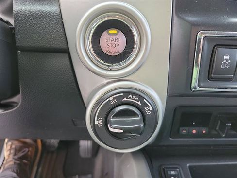 Used 2017 Nissan Titan SL w/ Texas Titan Edition image 17