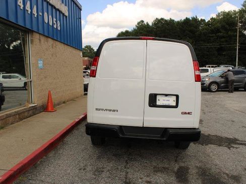 Used 2020 GMC Savana 2500 Extended w/ Driver Convenience Package RWD image 5