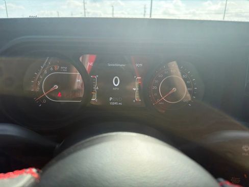 Used 2024 Jeep Gladiator Rubicon w/ Safety Group AWD/4WD image 17