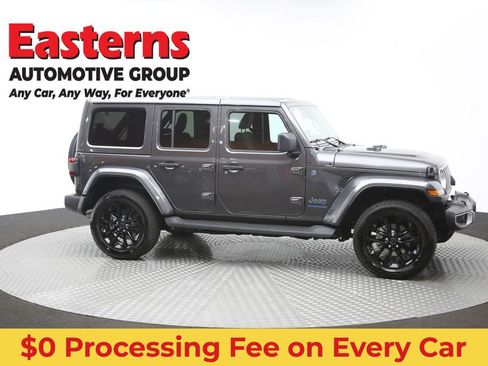 Used 2025 Jeep Wrangler Unlimited Sahara AWD/4WD image 46
