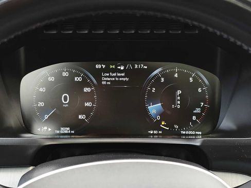 Certified 2022 Volvo XC90 T5 Momentum w/ Climate Package image 22