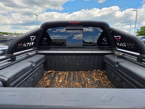 Used 2019 Nissan Titan SL w/ Midnight Edition AWD/4WD image 26