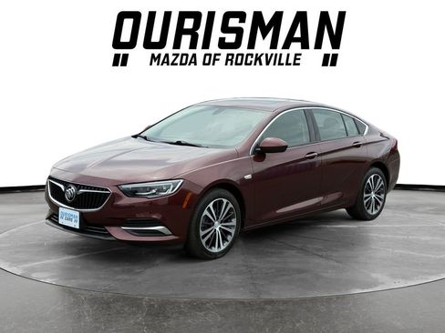 Used 2019 Buick Regal Preferred w/ Sights and Sounds Package FWD image 2