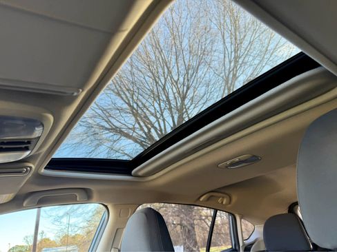 Used 2019 Subaru Crosstrek 2.0i Premium w/ Moonroof Package image 14