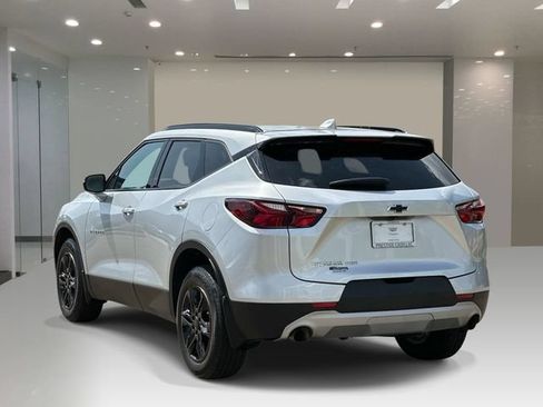 Used 2022 Chevrolet Blazer LT AWD/4WD image 3
