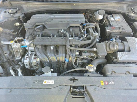 Used 2025 Hyundai Elantra SE FWD image 18