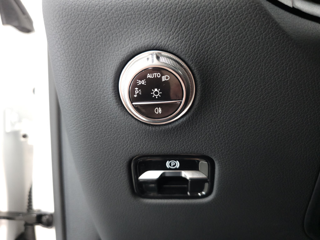 Certified 2026 Mercedes-Benz GLC 300 4MATIC image 9