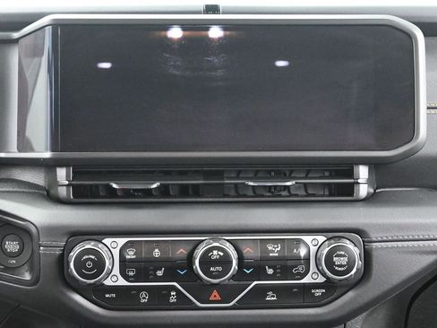 Used 2024 Jeep Wrangler Sahara image 26