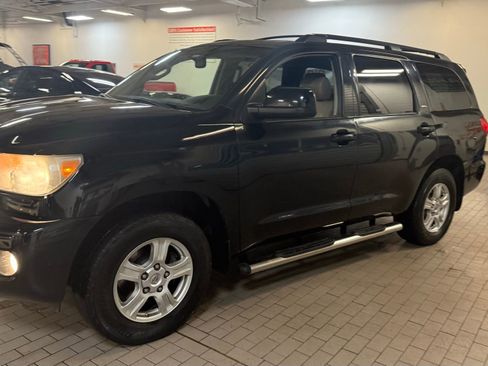 Used 2008 Toyota Sequoia SR5 image 2