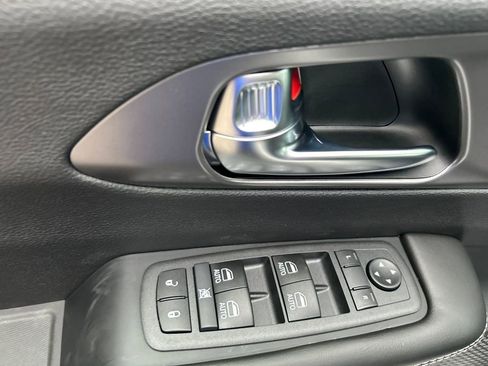 New 2026 Chrysler Pacifica Select image 13