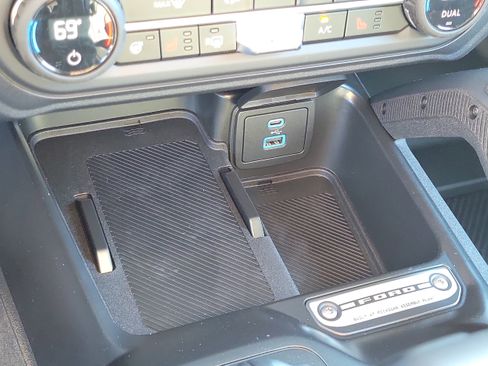 New 2025 Ford Bronco Badlands image 36