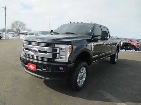 Used 2019 Ford F350 Limited image 9